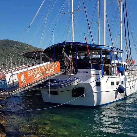 Sanda Yachting Botel
