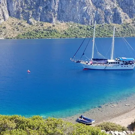 Sanda Yachting Botel *